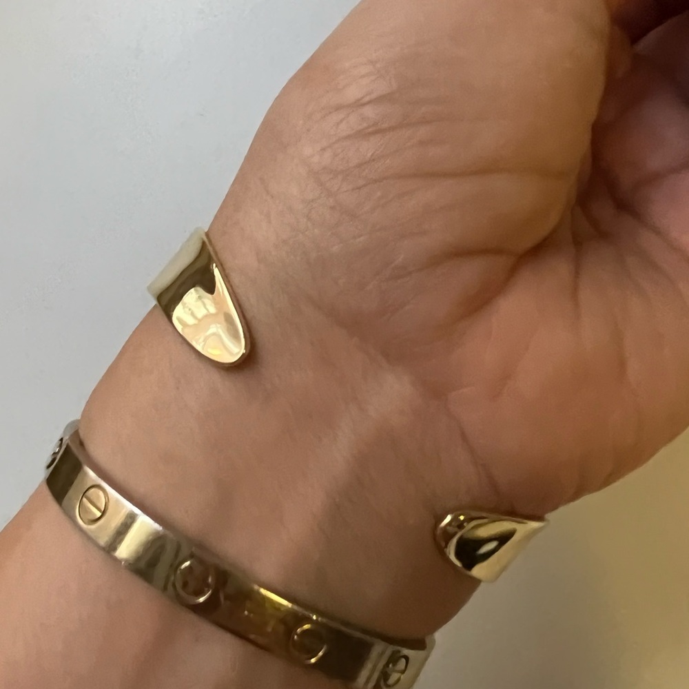 Gold hammered cuff bracelet new - Picture 3 of 3
